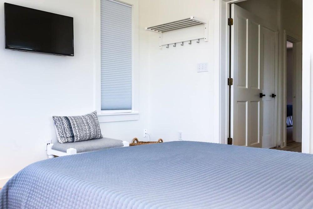 Days Like This -spacious Home Steps From the Beach photo 49