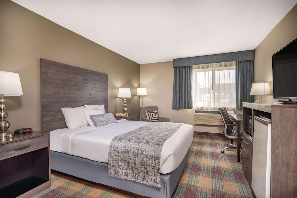 Baymont by Wyndham Baldwin photo 14