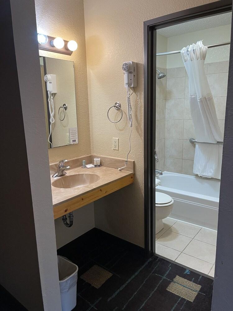 Walker Hotel photo 37