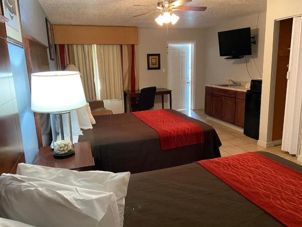 Delux Inn Clearwater photo 2