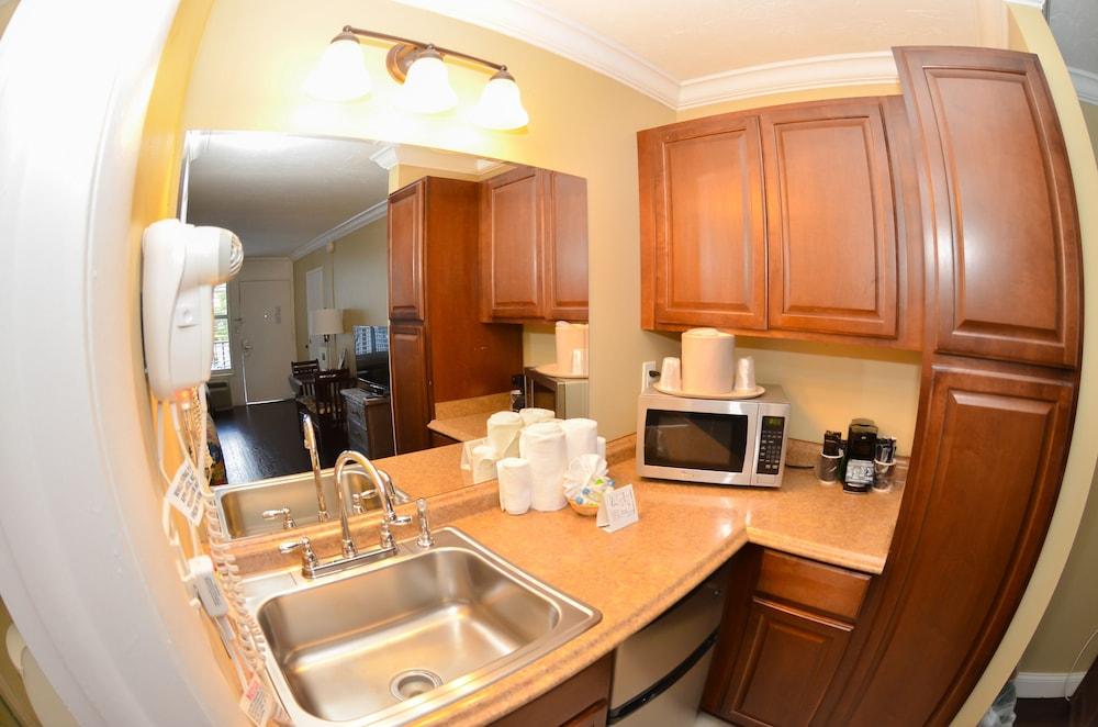 Gulfcoast Inn Naples photo 18