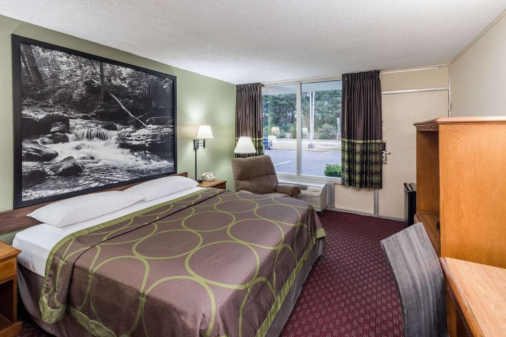Super 8 by Wyndham Hope photo 4