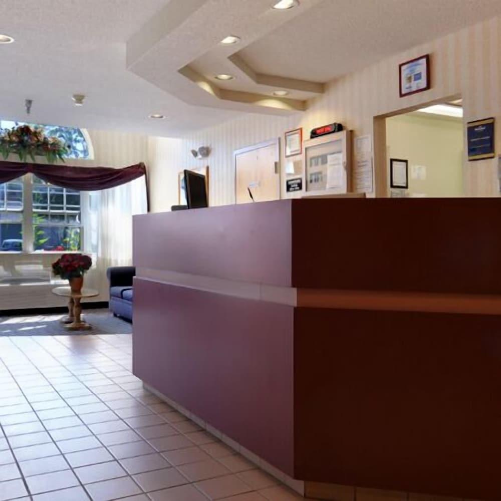 CenterWay Hotel Tonawanda photo 6