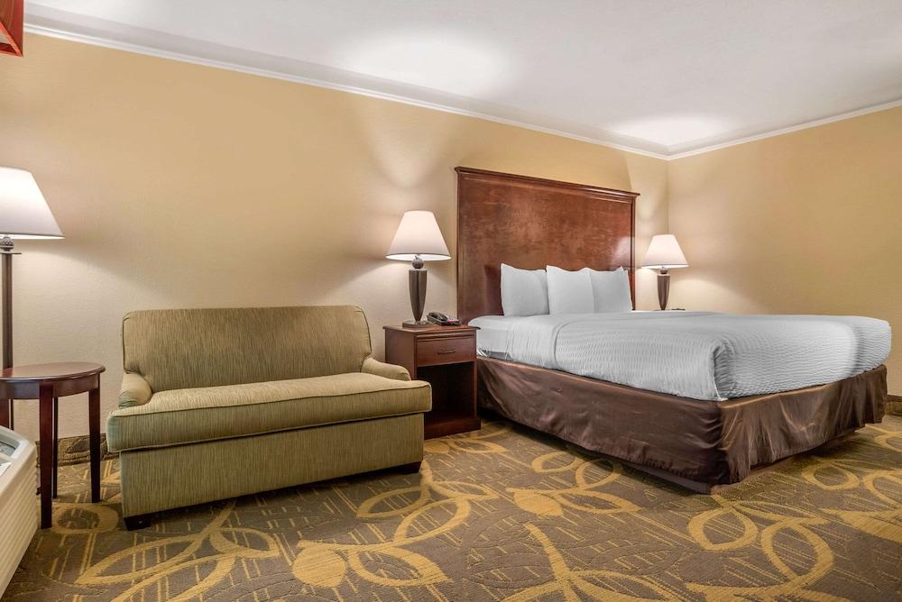 Clarion Inn and Conference Center photo 14
