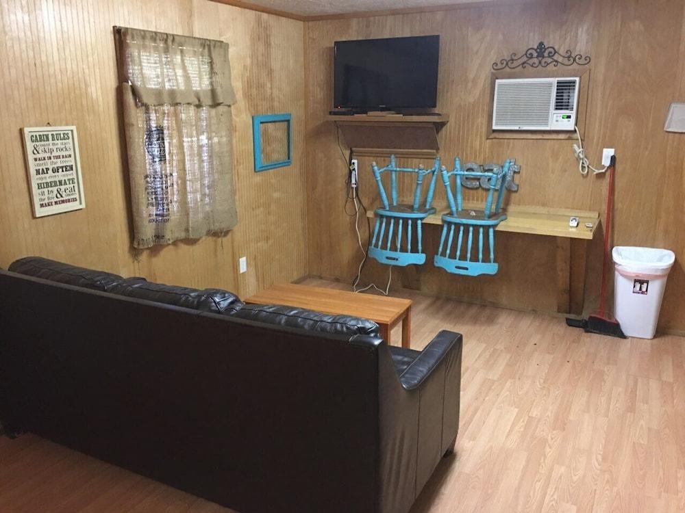 Whispering Creek Lodging & RV Resort photo 27