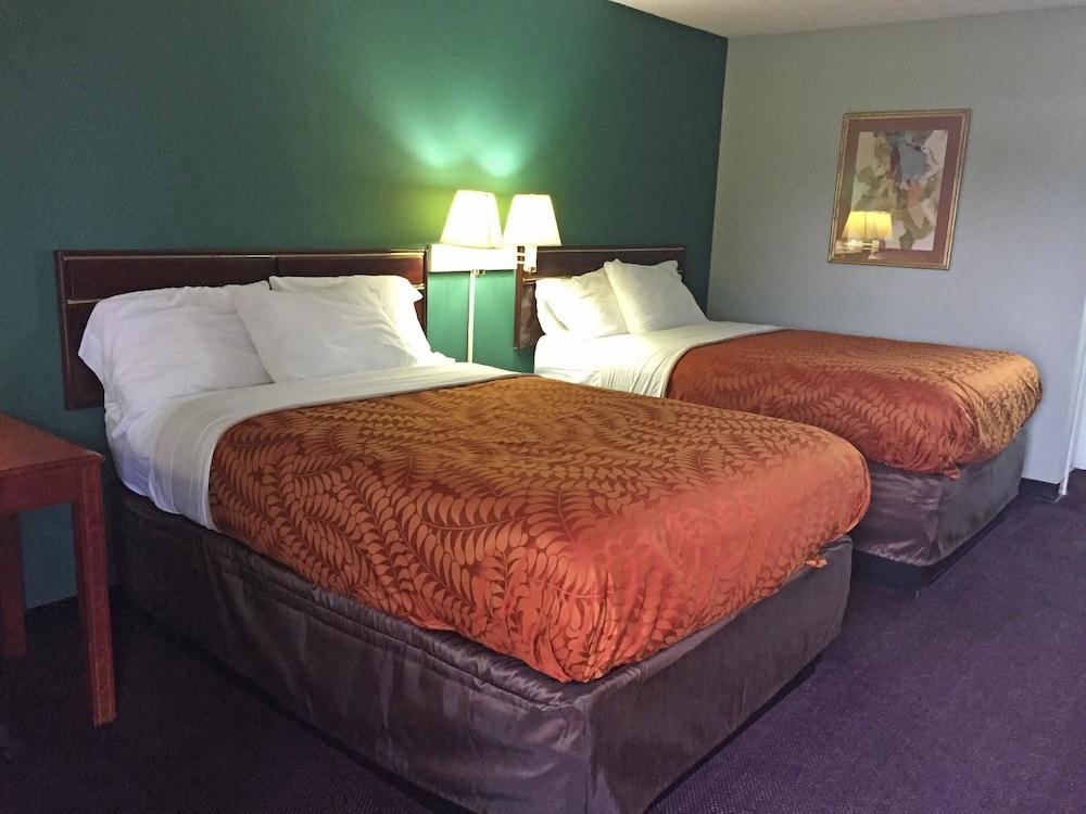 Americas Best Value Inn Manchester, TN photo 4