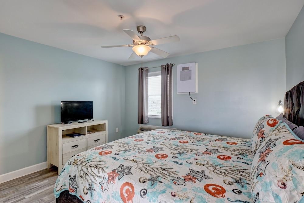 Tiffany's Motel & Condos photo 8