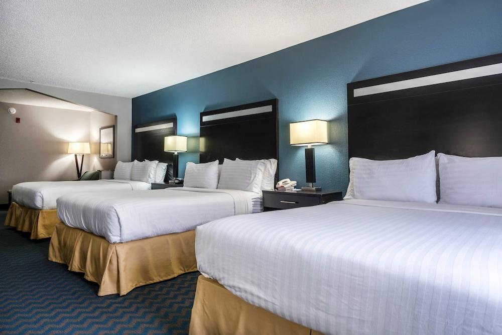 Holiday Inn Express & Suites Roanoke Rapids SE by IHG photo 25