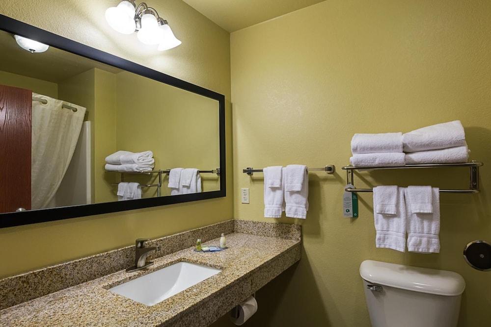Cobblestone Inn & Suites - Altamont photo 51