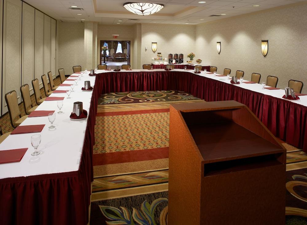 Clinton Inn Hotel & Event Center photo 17