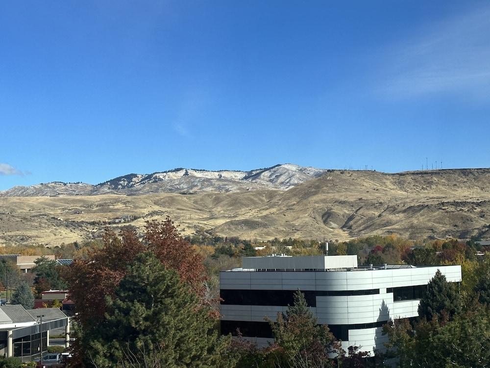 Holiday Inn Express Boise - University Area by IHG photo 39