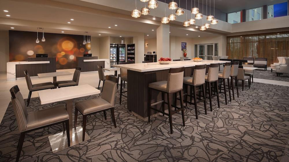 Best Western Plus Executive Residency Baytown photo 9