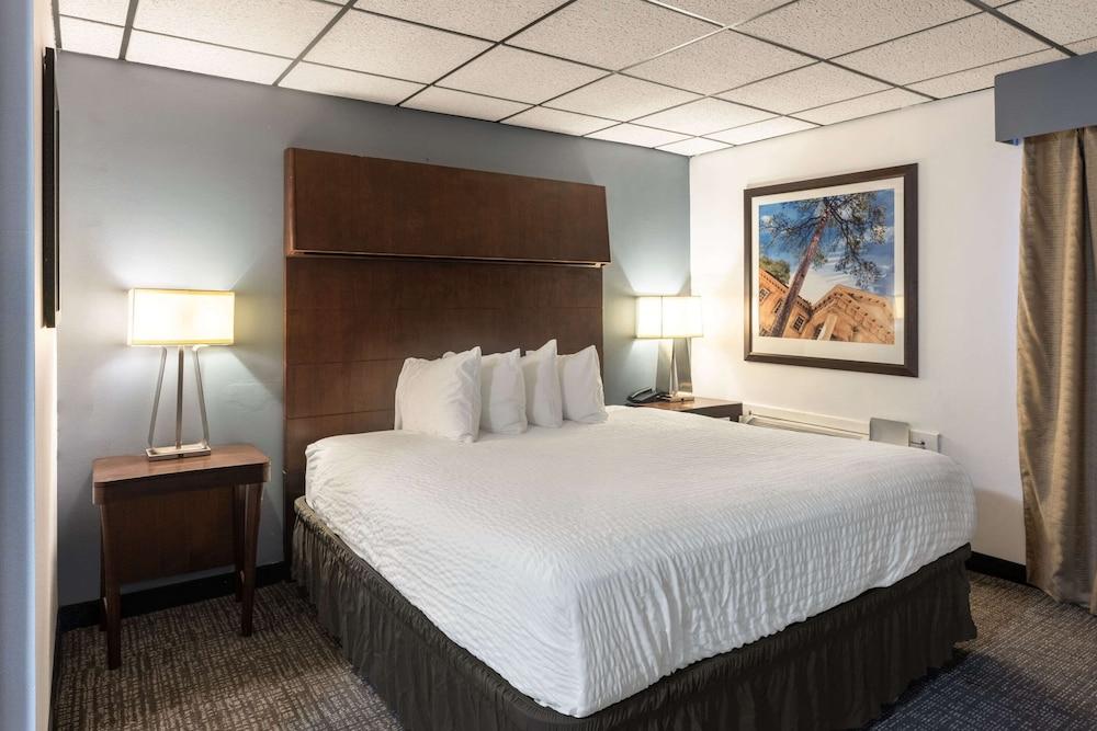 Quality Inn & Suites Caribou photo 40
