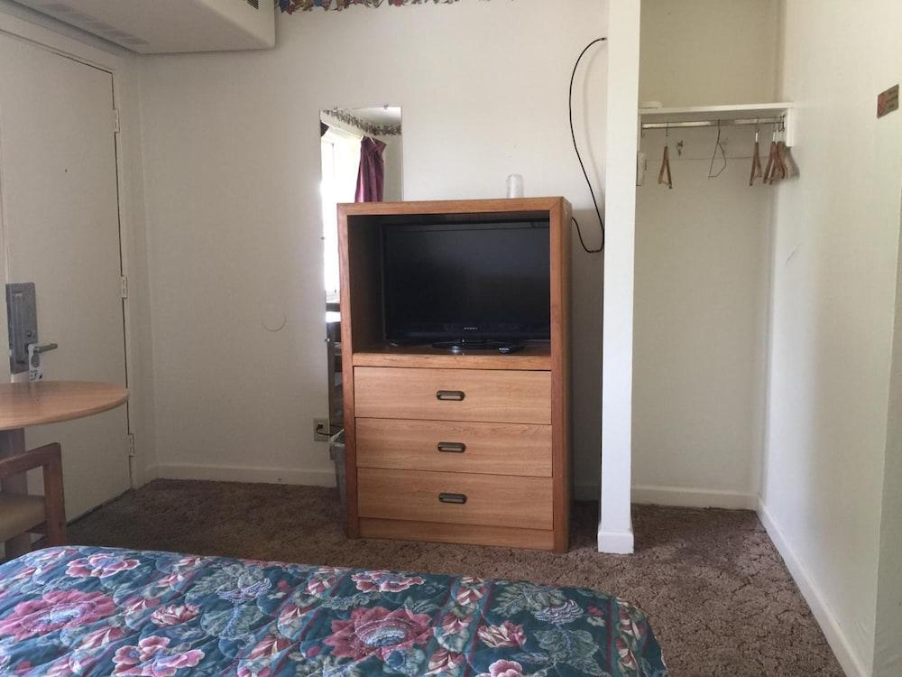 Mark Twain Motor Inn photo 20
