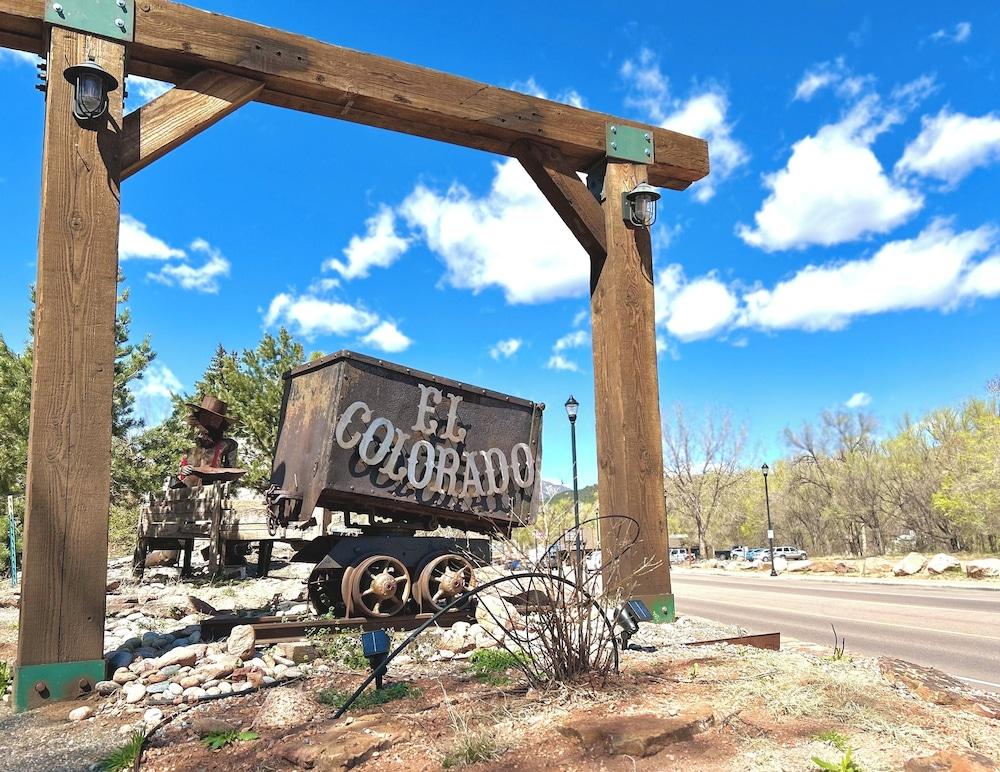 El Colorado Lodge photo 9
