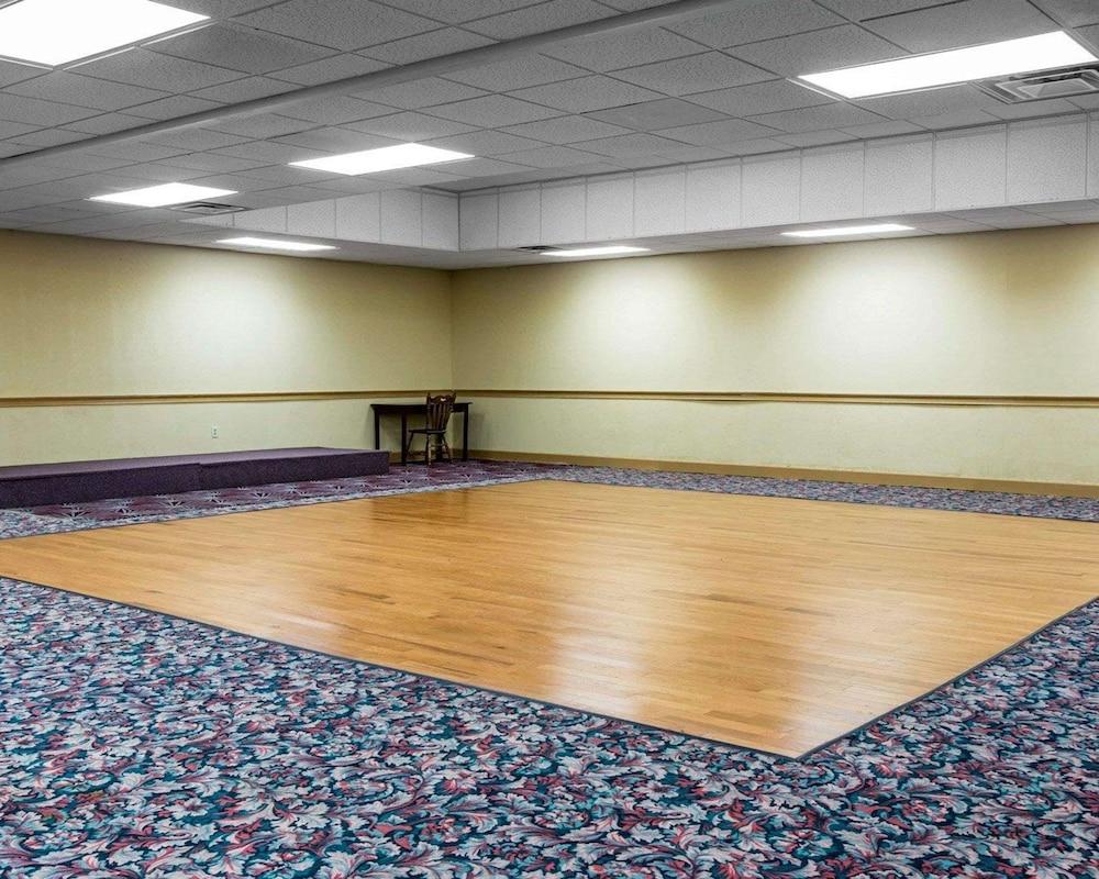 Econo Lodge Dalton West photo 27