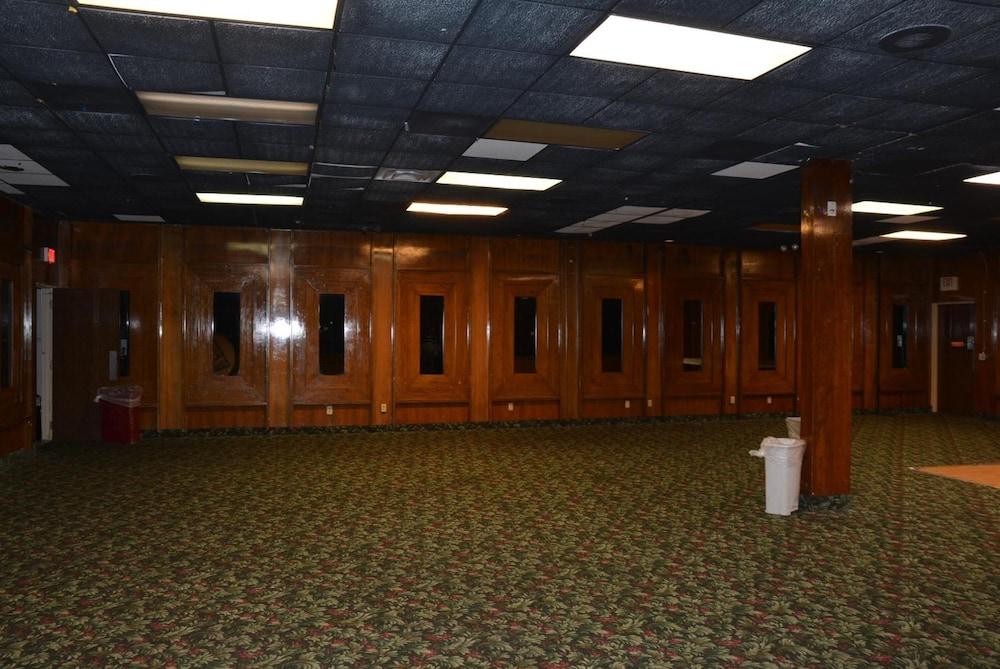 OK Hotel photo 33
