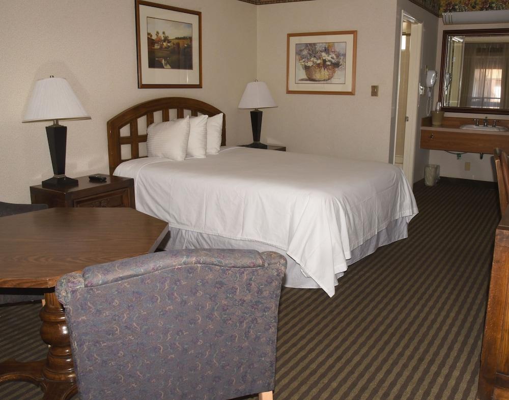 Thunderbird Motel photo 19