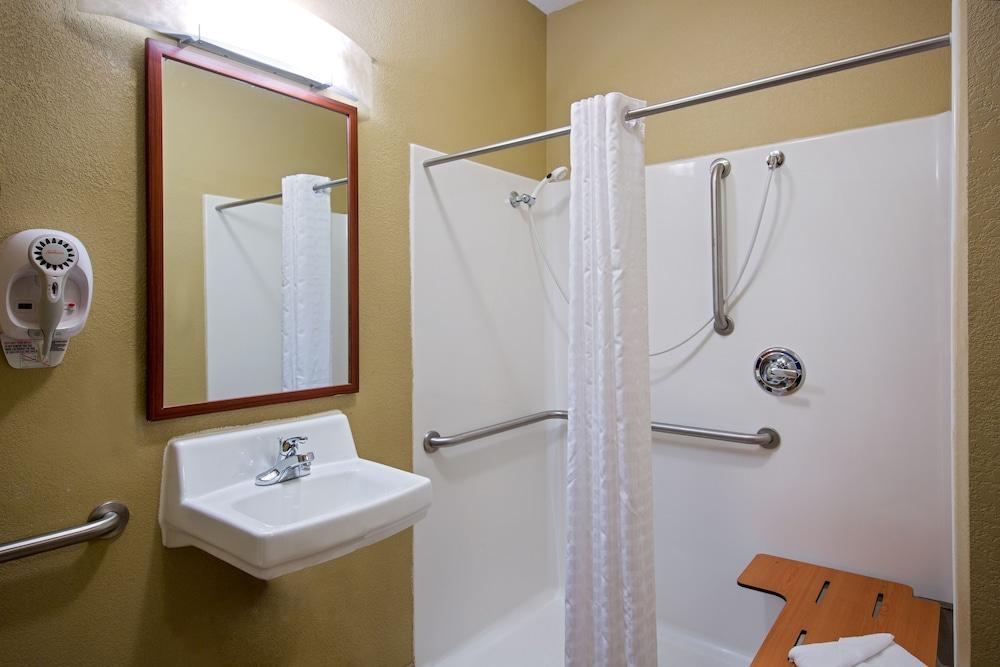 Candlewood Suites Perrysburg by IHG photo 12