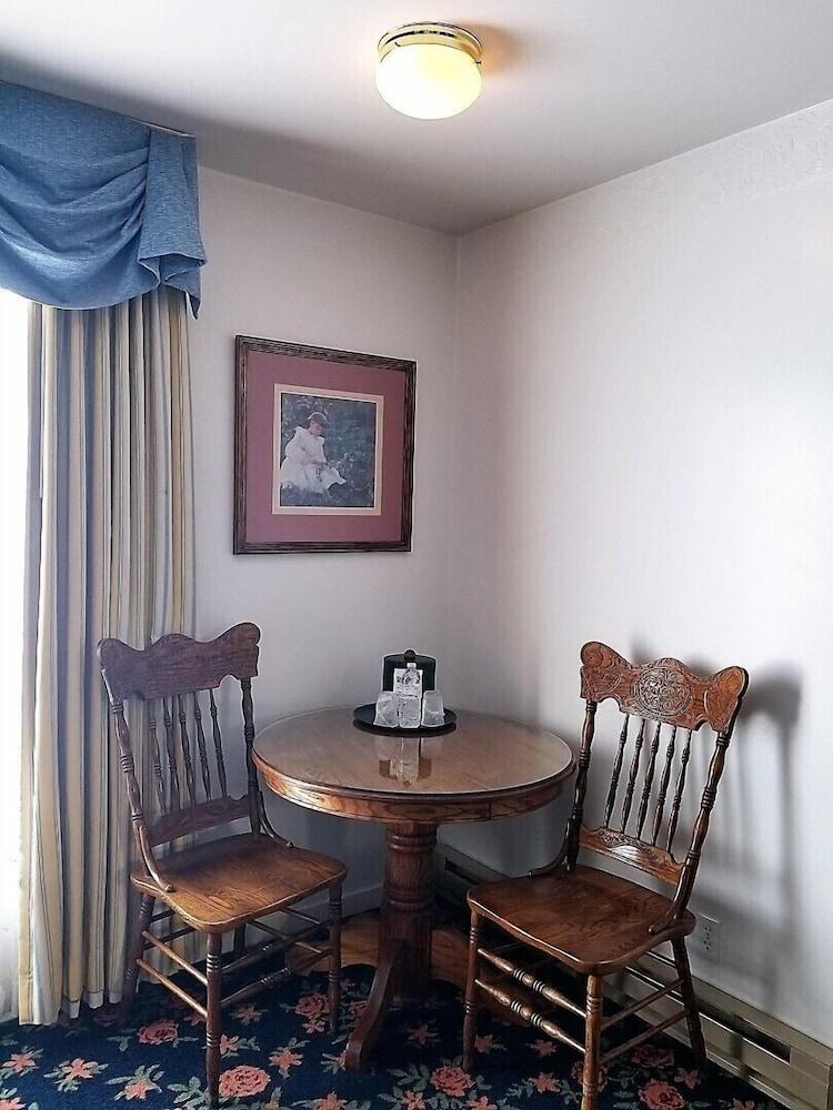 Hill House Inn photo 31