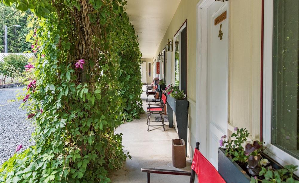 Emerald Valley Inn photo 3