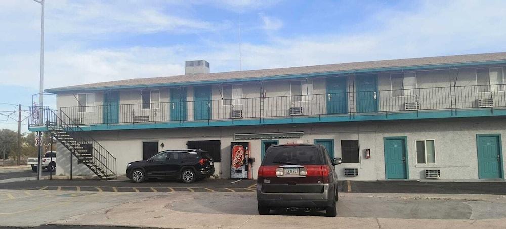 Motel 7 By Oyo Near Phoenix Airport photo 9
