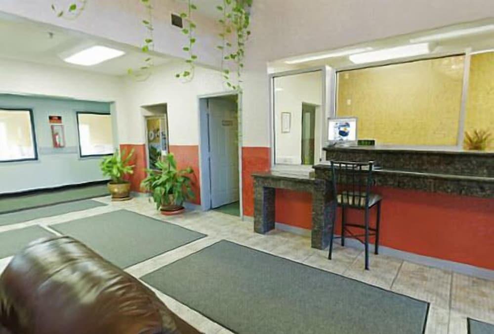 Americas Best Value Inn Houston at FM 1960 & I-45 photo 6