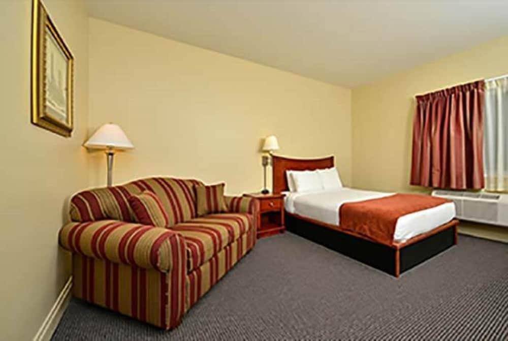 Blue Spruce Inn photo 10