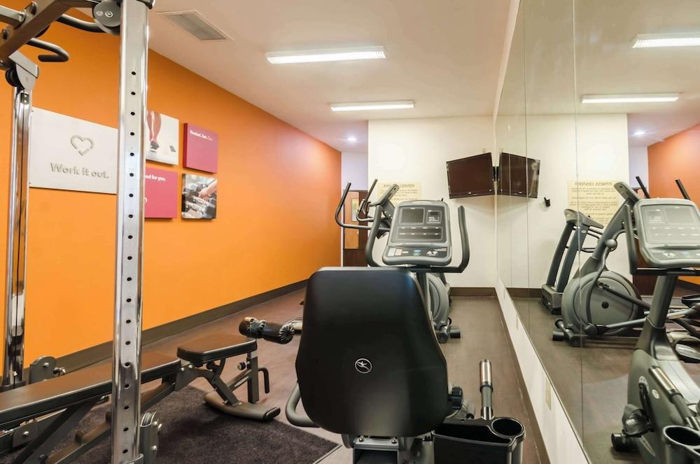 Comfort Suites Salina South photo 70