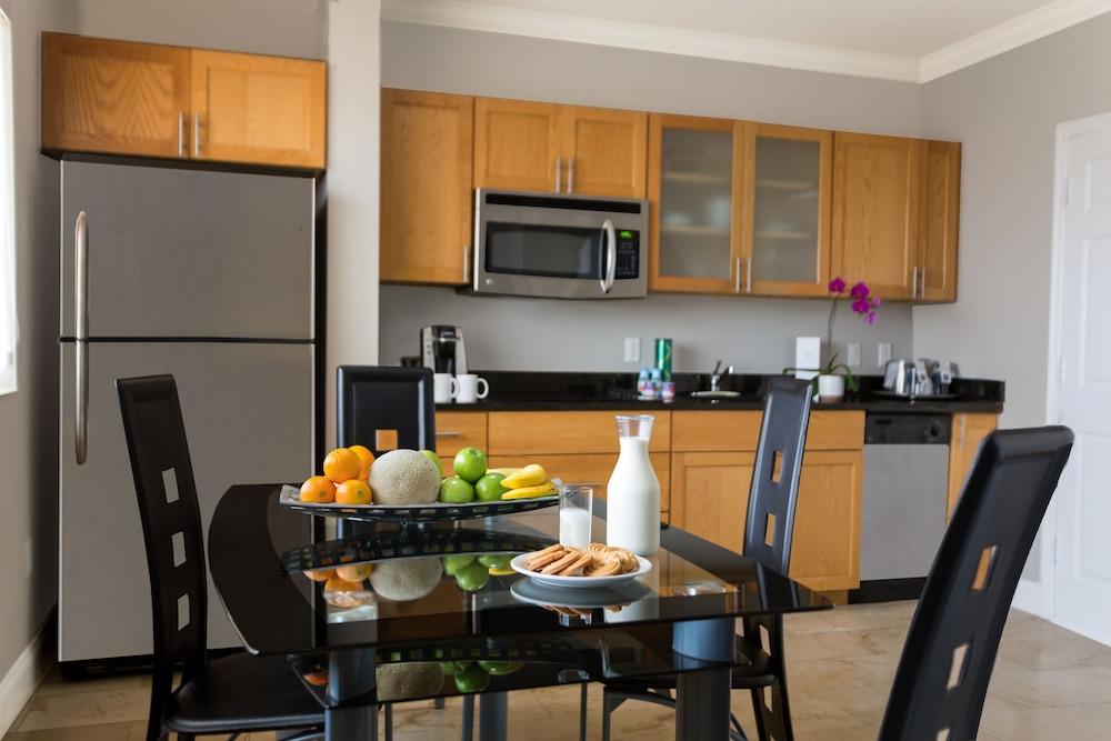 Nuvo Suites Hotel photo 19