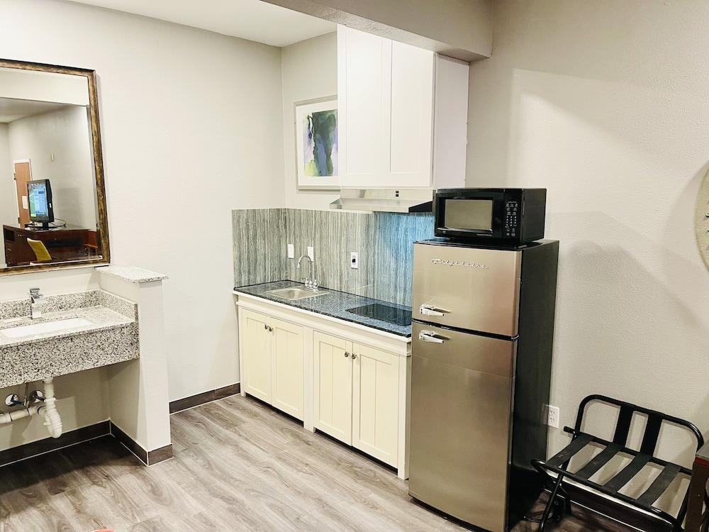 Americas Best Value Inn La Porte photo 11