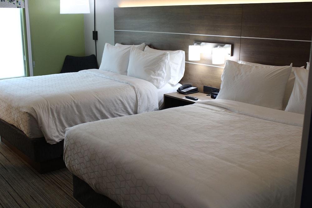 Holiday Inn Express & Suites Enterprise by IHG photo 9