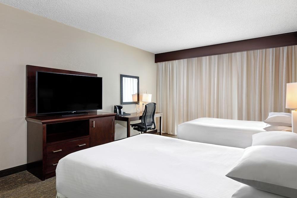 Wyndham San Diego Bayside photo 2