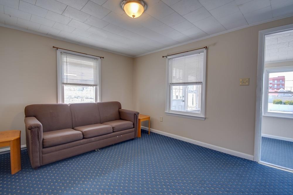 Majestic Hotel & Apartments photo 22