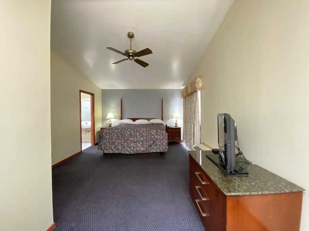 Campus Inn Motel photo 4