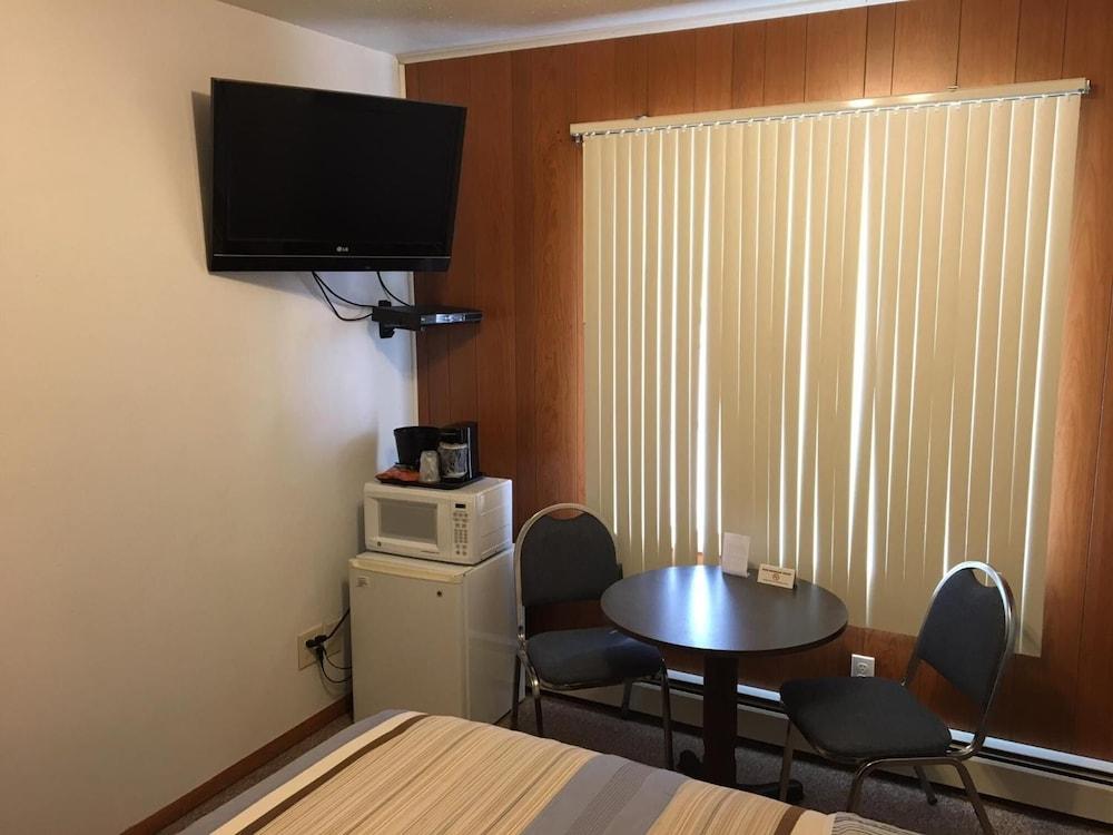 Coho Motel and Suites photo 10