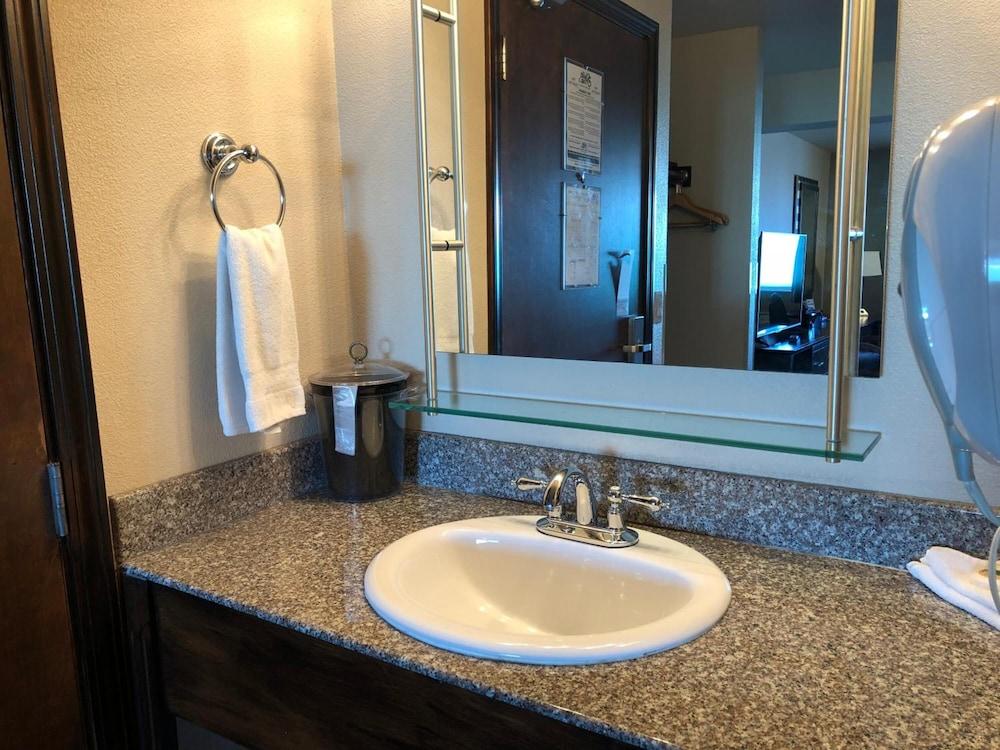 District Hotel by OYO Portland Convention Center photo 35