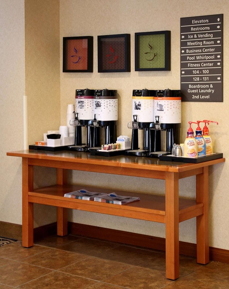 Hampton Inn Waterloo Cedar Valley photo 71