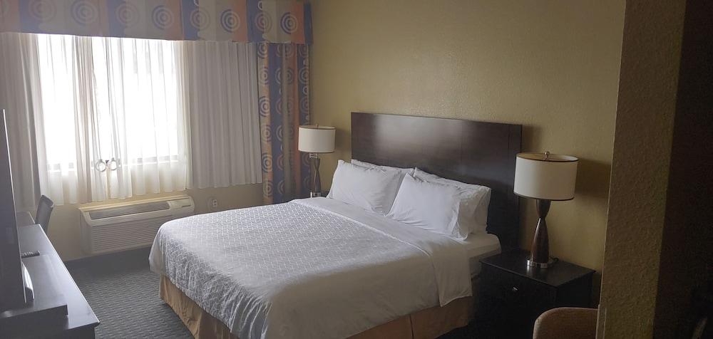 Fairfield by Marriott Inn & Suites Phoenix West Chandler photo 4