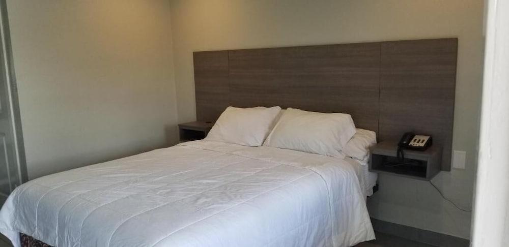 Maxim III Motel photo 16