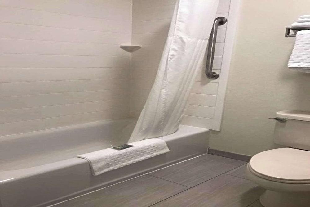Comfort Inn & Suites O'Fallon - St. Louis Area photo 12