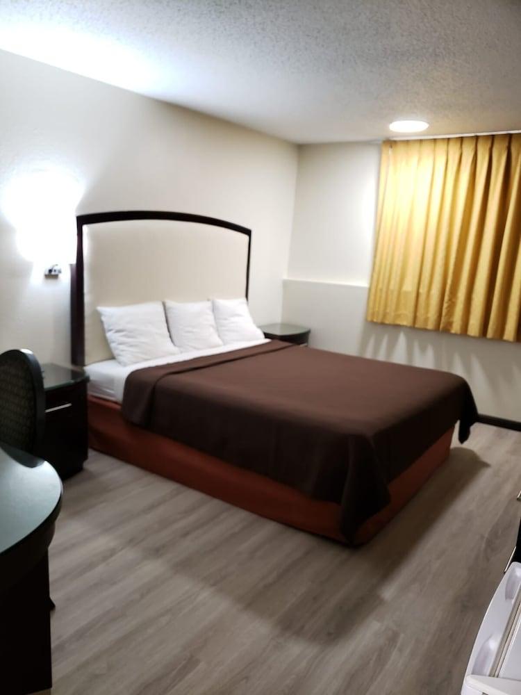Value Inn & Suites photo 13