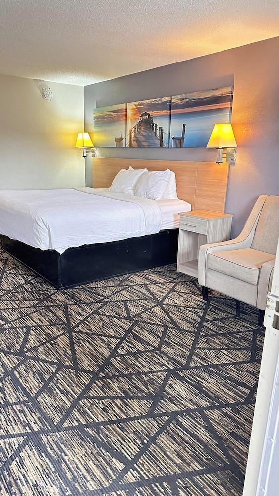 Dreamland Inn and Suites photo 2