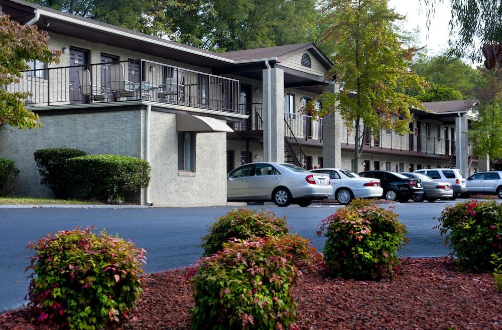 Affordable Corporate Suites of Overland Drive photo 1