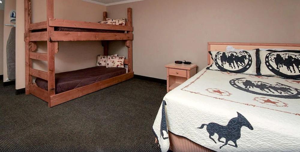 Comfort Inn & Suites photo 5