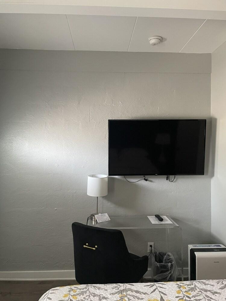 Blue Star Motel photo 33