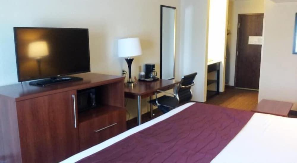 Days Inn by Wyndham Indiana PA Near IUP photo 5