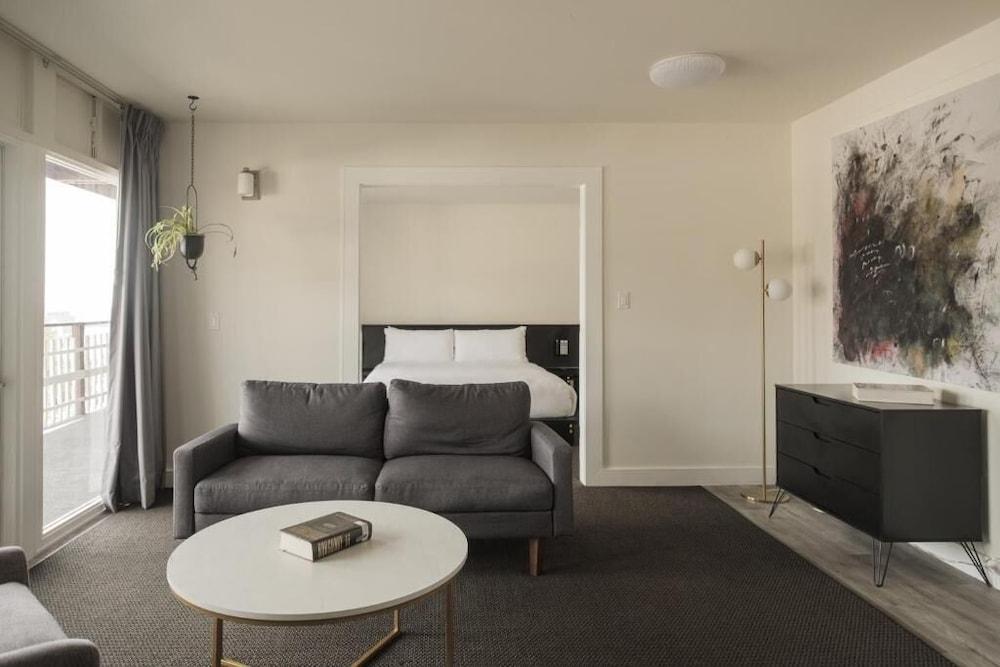 Hollywood Hills Hotel photo 33