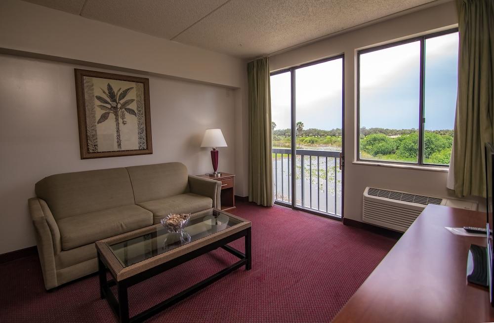 Port Labelle Inn & Conference Center photo 2