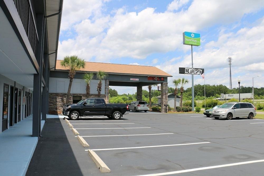 Baymont by Wyndham Ridgeland I-95 photo 32
